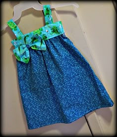 Toddler Sundress With Bow (Sewing For Beginners) Simple Sun Dress, Bow Sewing, Toddler Summer Dresses, Robe Diy, Trendy Sewing, Pillowcase Dress, Sewing Projects For Kids, Diy Dress, Sewing For Beginners