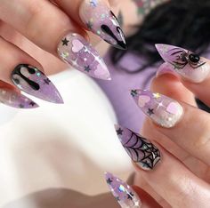 Easy Halloween Nails Design, Emerald Nails, Halloween Nails Easy, Halloween Acrylic Nails, Cute Halloween Nails, Gothic Nails, Goth Nails, Halloween Nail Designs