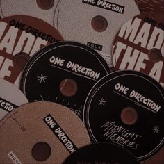 there are many discs with one direction on them