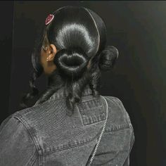 Hairstyle Unique, Sock Bun Hairstyles For Black Women, One Braid Black Women, Bow Ponytail Black Women, Hairstyle With Bow Black Women, Hair With Bow Black Women, Different Hairstyles For Black Women, 2000s Ponytail Black Women, Low Half Up Half Down Hair Black Women