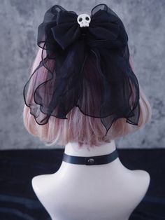 Lolita Accessories:Hairclip Gothic Curly Hair, Fischl Redesign, Albino Vampire, Items Reference, Choker Ideas, Twyla Boogeyman, Gothic Hair Accessories, Character Outfits Ideas, Funny Sorry