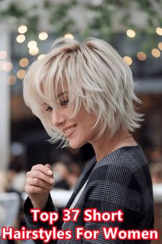 37 Chic and Edgy Short Hairstyles for Women - beauticiandaily.com Face Framing Haircut Short, Messy Short Hairstyle Women, Short Choppy Layered Hair, Shaggy Cut, Edgy Short Haircuts, Short Shaggy Haircuts, Shaggy Short Hair, Short Shag Hairstyles, Choppy Layers