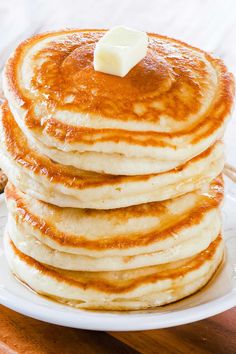 The BEST Fluffy Pancakes Recipe Mcgriddle Recipe, Homemade Pancakes Fluffy, Easy Homemade Pancakes, Fluffy Pancake Recipe, Buttermilk Pancakes Fluffy, Homemade Pancake Recipe, Best Pancake Recipe, Pancake Recipes, Perfect Pancakes