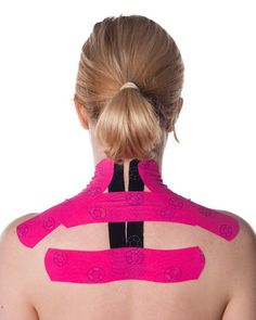 Sore traps? Stiff neck? Check this kinesio tape technique for the upper back, neck and shoulders. Instructions + pictures from Physical Sports First Aid. Kinesio Tape, Stiff Neck, Yoga For Back Pain, Upper Back Pain, Kinesiology Taping, Muscles In Your Body