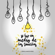 a bunch of lights hanging from strings with the words'si suz un medio de las trinicias '