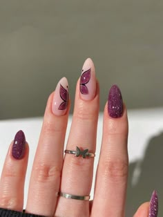 Simple Nails With Color, Nail Art With Butterfly, Nail Art Ideas Purple, How To Make Butterfly On Nails, Cute Nails That Go With Everything, Gelly Nail Polish, Very Simple Nail Art, Purple Looks Makeup, Sparkle Butterfly Nails