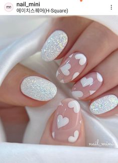 Braids Colors, Sparkling Nails, Pink White Nails, Valentine Nail Art, Heart Nail Art, White Hearts, Short Nail Designs, Girls Nails, Heart Nails