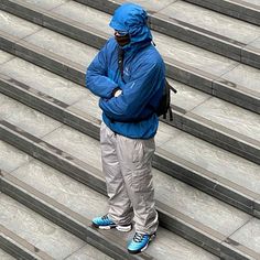 Gorpcore Aesthetic, Trainers Outfit, Jacket Man, Streetwear Inspo, Tech Branding, Good Vocabulary, Street Fashion Men Streetwear, Rain Gear, Mens Fashion Streetwear