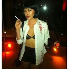 Fantasia Mia Wallace, Black Bob Halloween Costumes, Mia Wallace Outfit, Mia Wallace Makeup, Disfraz Mia Wallace, Mia Wallace Halloween Costume, Pulp Fiction Costume, Mia Wallace Costume, Make Carnaval