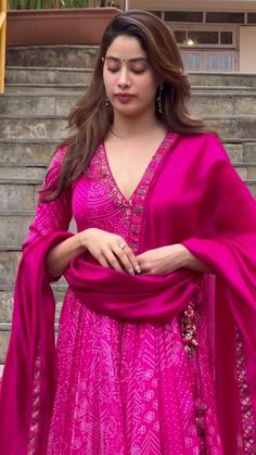 #fashion #bollywoodfashion Rose Hairstyle Indian, Gown Ideas For Women, Janvhi Kapoor, Latest Suit Styles, Jahnavi Kapoor, Khushi Kapoor, Affan Waheed, Jhanvi Kapoor, Long Kurtis