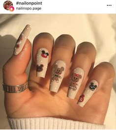 Disney Themed Nails Acrylic Christmas, Nail Learning, Disney Christmas Nails, Disneyland Nails, Mickey Mouse Nails, Disney Inspired Nails, Disney Acrylic Nails, Mickey Nails, Winter Nails Acrylic