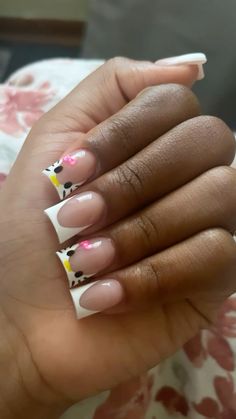 Nails For Back To School Acrylic Short, Hello Kitty Nails No Charms, Mexican Style Nails Almond, Short Acrylic Nails Duck, Duck Nails Hello Kitty, Short Duck Nails Design, Nails No Charms, Nails Acrylic Duck, Duck Nail Ideas