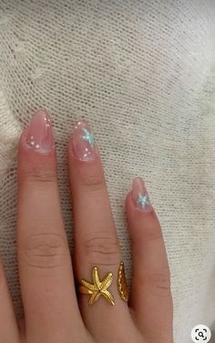 Summer Acrylic Nails Starfish, Summer Nail Inspo Starfish, Nails Summer Inspo 2024, Starfish On Nails, Summer Nails With Starfish, Starfish Nail Designs, Nail Ideas For Hawaii, White Starfish Nails, Starfish Nail Ideas