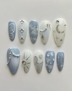 Wave To Earth Nails Inspired, Cute Nail Simple, Blue Nail Designs Gel, Short Nail Aesthetic Designs, Cute Nail Charms, Winter Natural Nails, Winter Design Nails, Gelx Inspo Nails, Light Blue And White Nails