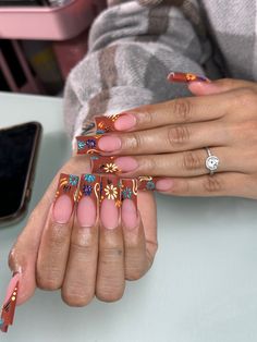 Acrylic Nails For Mexico, Mexican French Tip Nails, Nacho Libre Nails, Nail Ideas Mexican Style, Mexican Style Acrylic Nails, Barro Inspired Nails, Nail Designs For Mexico, Acrylic Nails Mexican Design, Mexican Gel Nails