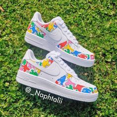 Girls Shoes Teenage, Painted Nikes, Custom Painted Shoes, Custom Shoes Diy, Nike Air Force One, White Nike Shoes, Custom Kicks, Air Force 1 Custom, Custom Air Force 1