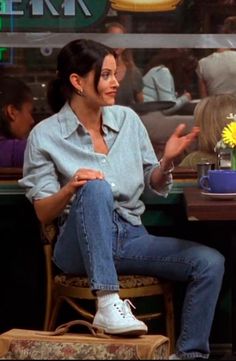 Cher 90s Fashion, Late 90s Style, 2000s Rom Com Aesthetic Outfits, 90s Romcom Outfits, 1994 Outfits, 90s Rom Com Outfits, Friends 90s Outfits, 90s Tv Shows Outfits, Iconic 90s Outfits Women