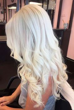 Platnium Blonde Hair, Champagne Blond, Platinum Hair Color, Honey Hair Color, Platinum Blonde Hair Color, White Hair Color, Blonde Wavy Hair