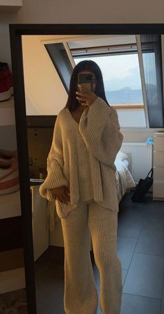 Oversized Shirt Pajamas Aesthetic, Fall Aesthetic Outfit Cozy, Matching Sets Loungewear, Chilly Outfits Casual, Dress Under Sweater Outfit, Cozy Baddie Outfits, Simple Warm Outfits, Modest Women Outfits, Day Drinking Outfit Autumn