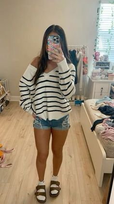 Cute Outfits For The Mall Casual, Very Hot Days Outfit, Back To School Outfits Board, Back To School Basic Outfits, School Outfit Inspo 2024, Simple First Day Of School Outfits, Back To School 2024 Outfits, Back To School Outfits Basic, Back To School Fits Highschool