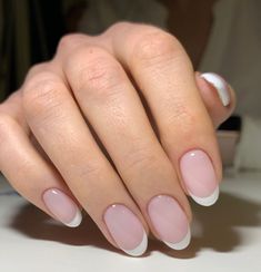 Unghie Sfumate, Dip Nail, French Manicure Nails, Dip Nails, Round Nails, Bride Nails, Oval Nails, Dipped Nails