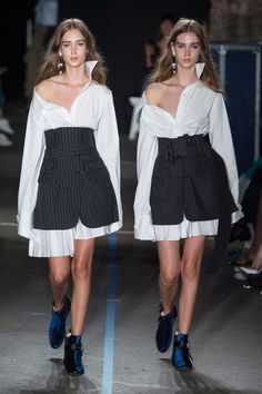 Spring 2017 Fashion Trends | POPSUGAR Fashion Photo 40 Wardrobe Renegade Rules are meant to be broken, so why wear a button-down tucked in and buttoned up or a bra top underneath your blouse? Designers are begging you to push the envelope with clothes that are meant to be layered unexpectedly and outfits that come deconstructed.  Monse Spring 2017 2017 Fashion Trends, Live Fashion, White Shirts, Fashion 2017, Spring 2017, Fashion Week Spring