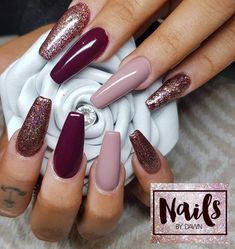 November Nails Sparkle, Dnd Dark Colors, Nail Color Combinations Ideas, Fall Nail And Toes Matching Ideas, Grey Coffin Nail Ideas, November Nails Matte, Glittery Fall Nails, Burgundy Purple Nails, Sns Dipping Powder Nails Fall