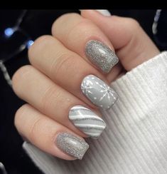 Grey Sweater Nail Design, Silver Festive Nails, Silver Holiday Nails Christmas, Gray Christmas Nails Acrylic, Gray Christmas Nail Designs, White And Grey Christmas Nails, Grey Xmas Nails, Grey Winter Nails Acrylic, Grey Sparkle Nail Designs