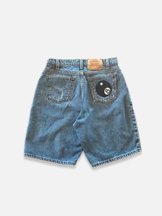 Discover our 8 Ball Jorts, the perfect piece for those wanting to add a Y2K/Streetwear touch to their summer wardrobe, easy to match with any outfit. Unique Pants Design, Unique Clothing Pieces, 8 Ball Design, Shorts Streetwear, Y2k Graphic Tees, Y2k Belt, Star Clothing, Big Battery, Y2k Sweater