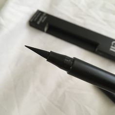 Elf Eyeliner Eyeliner Pencil Aesthetic, Elf Eyeliner, Eyeliner Aesthetic, Eyeliner Products, Burning Desire, White Liners, Eyeliner Pen, Pencil Eyeliner