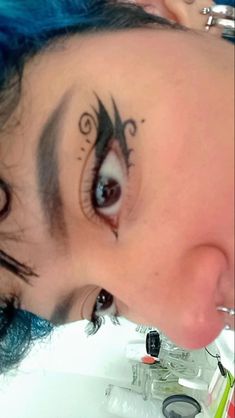 Fairy Eyeliner, Creative Eyeliner, Hippie Makeup, Indie Makeup, Graphic Makeup, Swag Makeup, Smink Inspiration