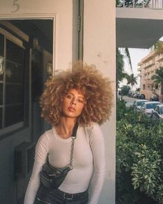 Afro Appreciation Post | 10 Girls who Slay their Natural Hair | Afro Hairstyle Insporation – Natural Born Curls Hairstyles Afro Hair, Hair Inspiration Natural, Afro Hair Inspiration, Hairstyles Afro, Blonde Afro, Curly Cut, Nathalie Emmanuel, Short Shag Hairstyles, Natural Afro Hairstyles