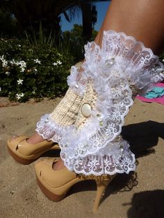 White Fitted Cute Leg Warmers, Cute Fitted Leg Warmers For Spring, Fitted Leg Warmers For Spring, Cute Fantasy Outfits, Legs Reference, Style Leg Warmers, Legs Accessories, Crocheted Fashion, Diy Leg Warmers