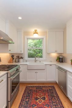 Kitchen Sink For Small Kitchen, Small Long Kitchen, Small Bright Kitchen, Very Small Kitchen Ideas Layout, Apartment Kitchen Renovation, Window Above Sink, Small Kitchen Ideas Layout, 1920s Kitchen, Above Sink