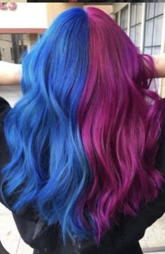 Half Purple Half Red Hair, Split Dye Hair Ideas, Dye Hair Ideas, Split Dye Hair, Parting Hair, Dip Dye Hair