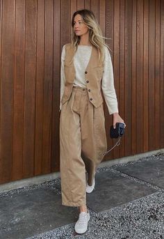 Women Waistcoat Outfit, Waistcoat Woman Outfit, Vest Outfits For Women Winter, Suit Vest Outfits For Women, Vest Women Outfit, Gilet Outfit Women, Waistcoat Outfit Women