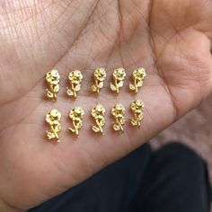 10pcs gold flower nail charms Flower Nail Charms, Fur Nails, Eyeliner Stickers, Dragon Nails, Bears Nails, Pink Mushroom, Vintage Nails, Glitter Eyeliner, Beauty Make-up