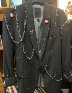 Fancy Punk Outfits Men, Punk Suit Outfit, Punk Prom Outfit Men, Punk Suit Jacket, Punk Prom Suit, Punk Blazer Outfit, Punk Blazer Diy, Punk Outfits 70s, Punk Formal Outfit Men