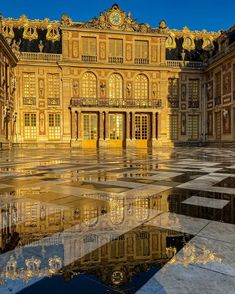 an image of a building that looks like it is in the middle of a checkerboard floor