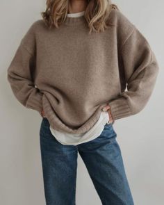 Chloe Hayward, Cos Outfit, Instagram London, Beige Pullover, Winter Capsule Wardrobe, Women's Sweaters, Fall Winter Outfits, Comfy Outfits