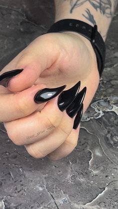 Masc Makeup, Cat Claw Nails, Unusual Nail Designs, Nails July, Nail Education, Dragon Makeup, Black Stiletto Nails, Skin Paint, Punk Makeup