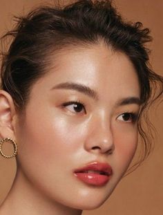 Asian Monolid Wedding Makeup, Monolid Wedding Makeup, Low Weight Makeup, Low Visual Weight Face Makeup, Low Visual Weight Face, Hk Edit, Low Visual Weight Makeup, Warm Spring Makeup, Korean Routine