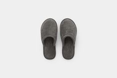 Made for indoor living, the Turkish Cotton Bath Slippers are curated spa luxury. Crafted from ultra soft Turkish Cotton with a refined silhouette and premium, cushioned footbed. Pairs effortlessly with the Turkish Cotton Towels and Turkish Cotton Bath Robe. S/M: accommodates up to 9W/7M L/XL: accommodates up to 12W/11M | Turkish Cotton Bath Slippers in Dark Charcoal | Size: L/XL | Thuma Bath Slippers, Classic Bedside Tables, Walnut Bedside Table, Bed Classic, Spa Luxury, Slipper Bath, Perfect Dark, Elevated Bed, Cushion Headboard