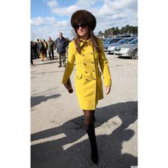 Pippa Middleton's Fur Hat Yellow Coat At Cheltenham Races Remind Us Of... ❤ liked on Polyvore Pippa Middleton Dress, Pippa Middleton Style, Pippa And James, Cheltenham Races, Cheltenham Festival, Luxury Hats, Yellow Coat, Pippa Middleton