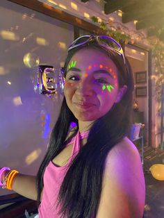 Neon Paint On Face, Face Neon Paint, Neon Face Paint Ideas Festival, Glow Paint Face Ideas, Makeup For Neon Party, Neon Paint Ideas Face, Neon Dots On Face, Neon Dance Makeup, Cute Neon Face Paint Ideas