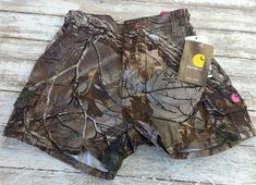 Western Pjs, Camo Shorts Outfit Women, Camo Shorts Outfit, Carhartt Shorts, Western Wear Outfits, Cute Country Outfits, Shorts Outfits Women, Camo Shorts, 2024 Christmas