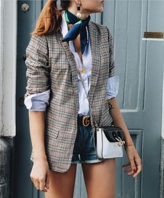 Outfits que te demostrarán que los Blazers no le pertenecen a los Godínez Look Working Girl, Casual Chic Outfits, Mode Tips, Blazer Outfit, Elegante Casual, Trendy Fashion Outfits, Autumn Street Style, Street Style Inspiration, Blazer Outfits