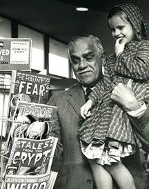 Boris Karloff & EC Comics,with daughter Sara 1950s People Reading, Tales From The Crypt, Famous Monsters, I Love Cinema, Horror Icons, Vintage Comic Books, Classic Monsters