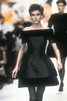 Black Elegance, Original Supermodels, 90s Fashion, Pretty Dresses, Peplum Dress, The Original, Fall Winter, Queen, The Originals