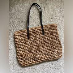 Nwot Lightweight Zipper Tote Bag. Color:Khaki Large Capacity Straw Woven Material Zipper Closure Inside Pocket Fully Lined Shopping Tote Bags, Jute Tote Bags, Jute Totes, Zipper Tote Bag, Zippered Tote, Shopping Tote Bag, Color Khaki, Womens Tote Bags